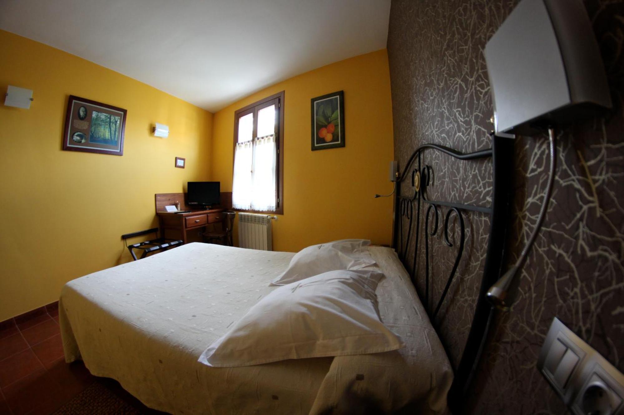 Hotel Rural Cuartamenteru Poo De Llanes Exterior foto